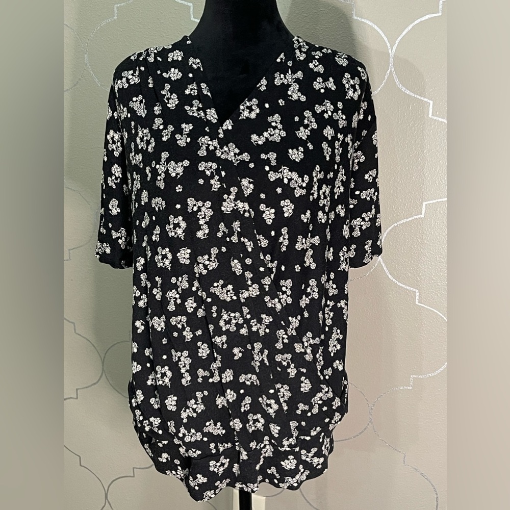 Lane Bryant Floral Wrap Top sz 22/24
